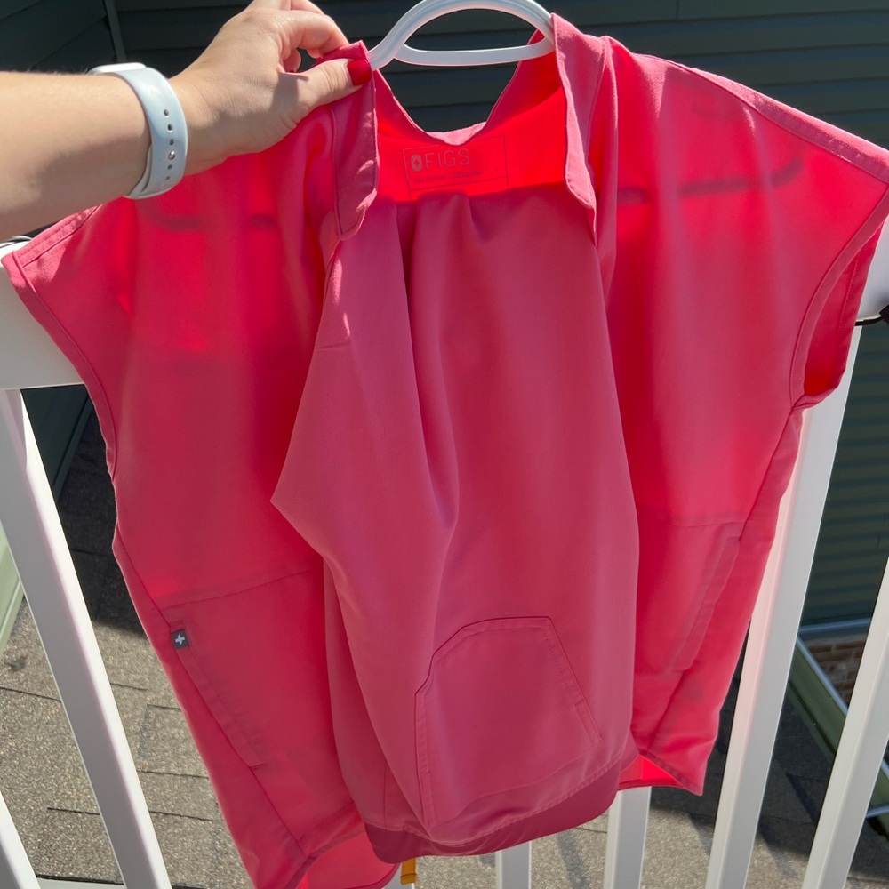 Pink Figs Scrubs w/ orange waist tie (top Small, bottom Medium)